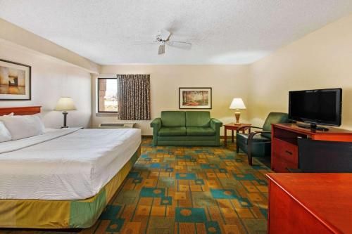 La Quinta by Wyndham Albuquerque Journal Ctr NW