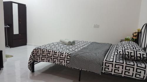 Mama Iman Guestroom