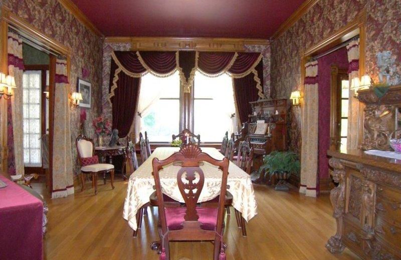 ALEXANDER MANSION HISTORIC BED AND BREAKFAST - ADULT ONLY