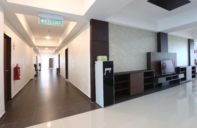 OYO 89888 DZ Residence Guest House