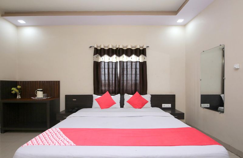 OYO 48533 Hotel Aarna Palace