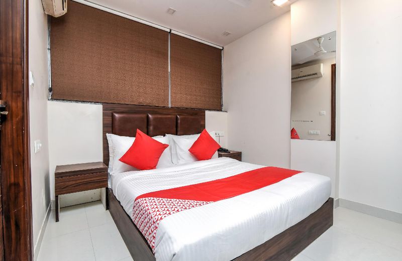 OYO Flagship 43289 Srikrishnan Residency Raja Mill Rd
