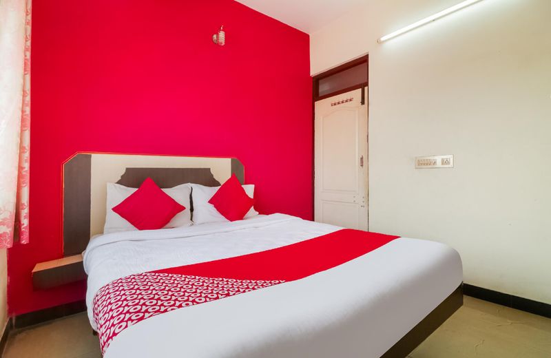 OYO 71679 Bmr Guest House