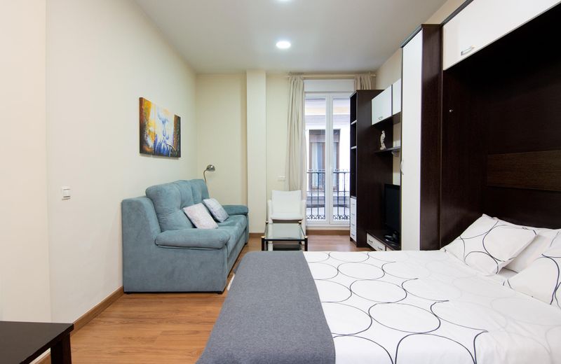 Apartamento estudio de 50 m² en Centro de Madrid, con 1 baño privado.