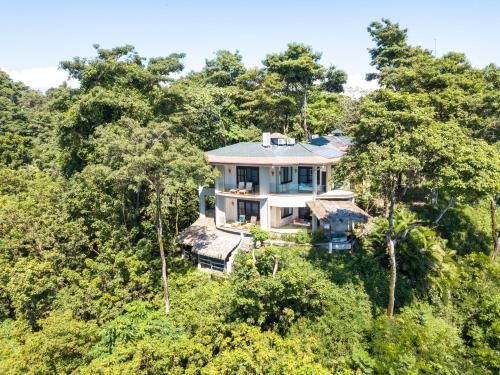 Arenas Del Mar Beachfront & Rainforest Resort Member of the Cayuga Collection
