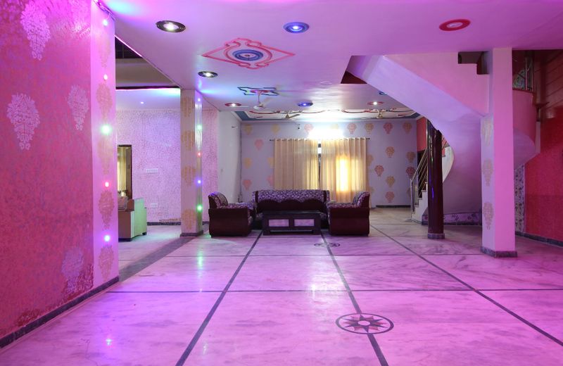 OYO Flagship 37189 Hotel Pink Haveli