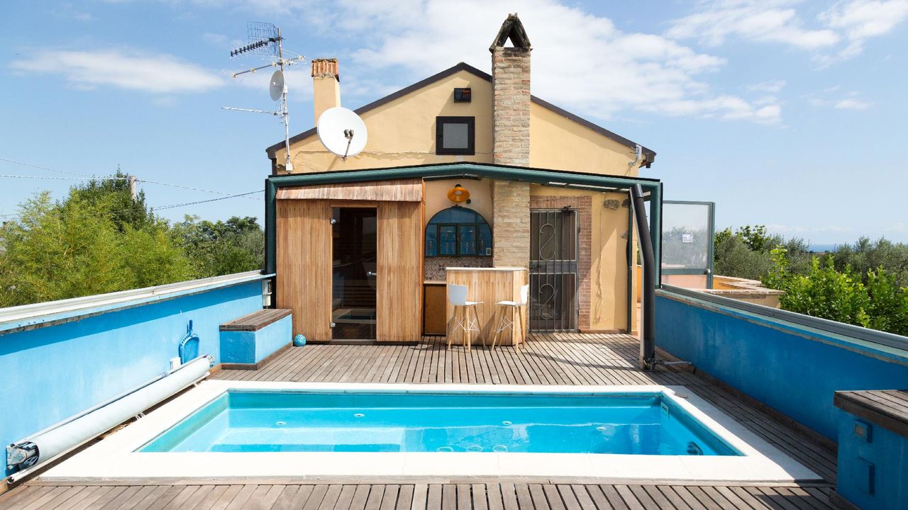 Villa avec 7 chambre(s) de 200 m² et 4 salle(s) de bains privée(s) à Rocca San Giovanni
