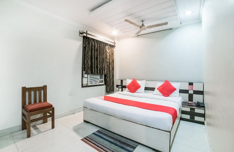 OYO 23649 Hotel Anand