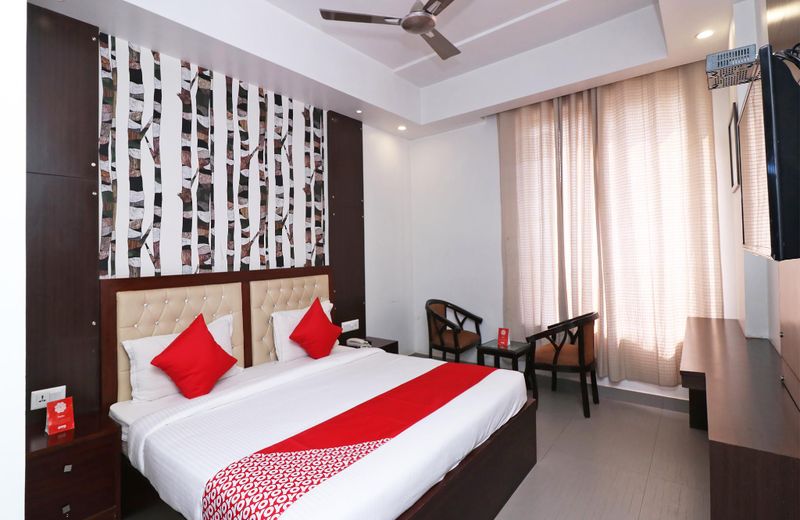 Capital O 18443 Hotel Nano