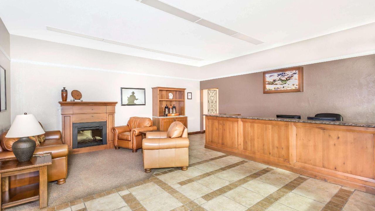 Super 8 by Wyndham Salina/Scenic Hills Area