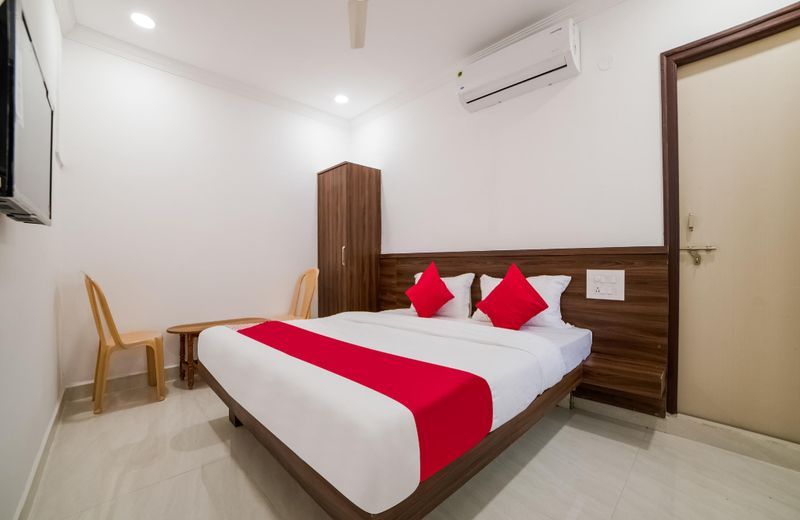 OYO 40122 Hotel Aria Inn