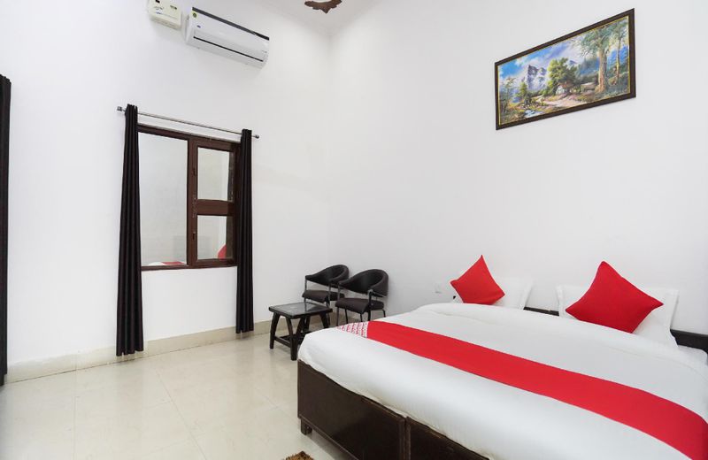 OYO 64665 Ready-x Hotel