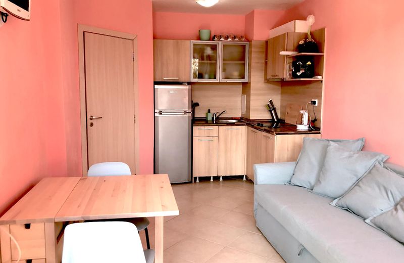 Emberli Aparthotel 1 Bedroom Flat w/ pool Lozenetz
