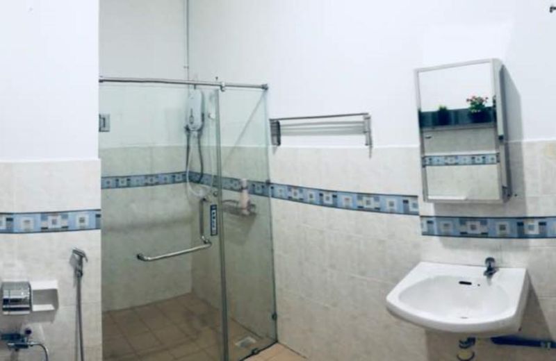 YoLodge Klang,B.Tinggi(Upstair only)Stay 12 pax