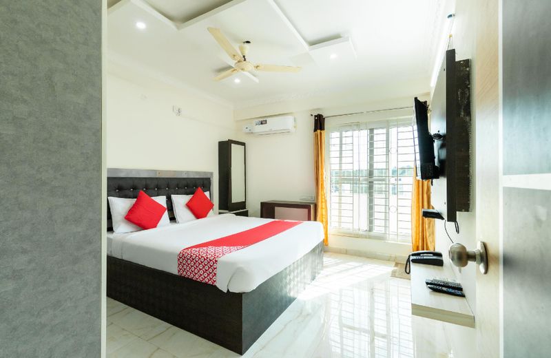 OYO 67252 Royal Suites