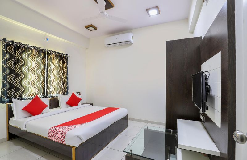 OYO 71552 Jay Bhole Guest House & Hotel