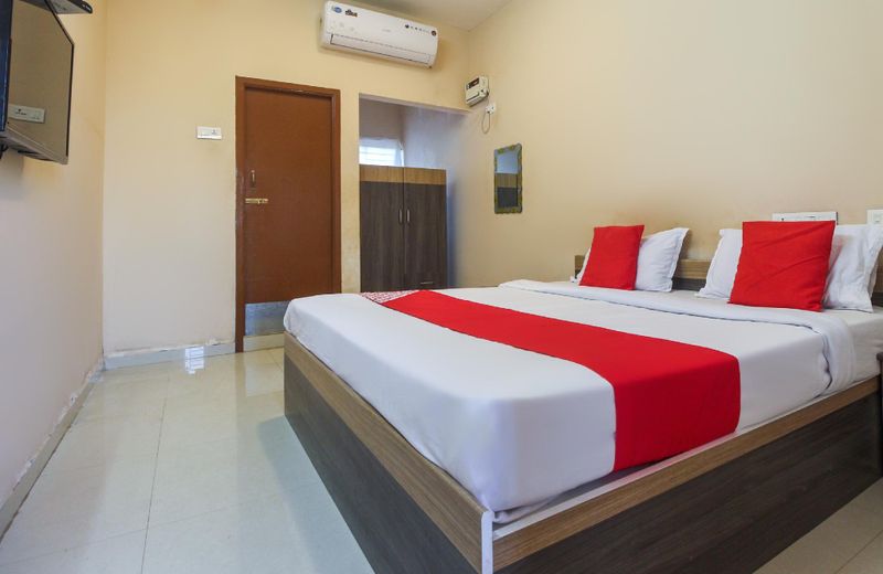 OYO 70095 Vel House Lodge