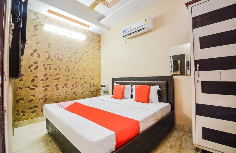 OYO 71294 Hotel Mahesh