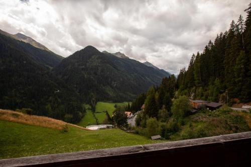 Outdoor Pictures 18