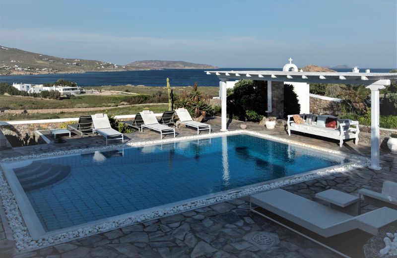 Manu Mykonos Superb Villa 5 Bedrooms 12 Guests