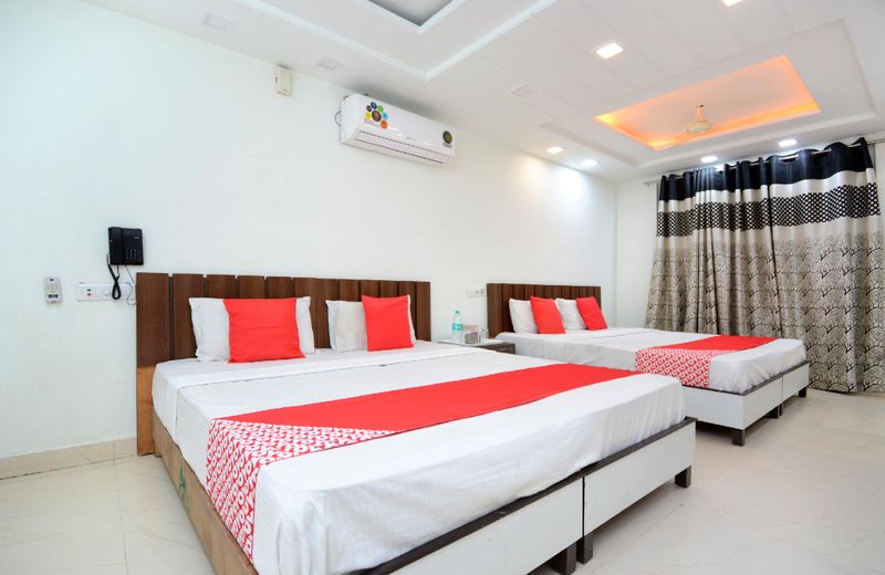 OYO 35679 Hotel Sunrise