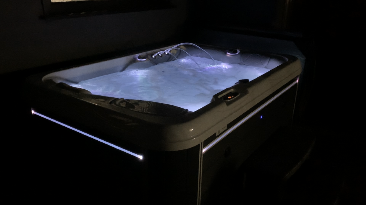 Torvale Cabin- Escape in style to luxury hide out