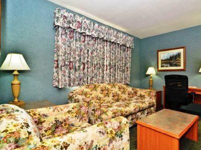 Eagle's View Inn & Suites