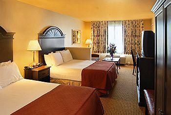 Oxford Suites Chico