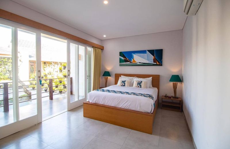 Three Bedroom Villa In Seminyak Wbreakfast