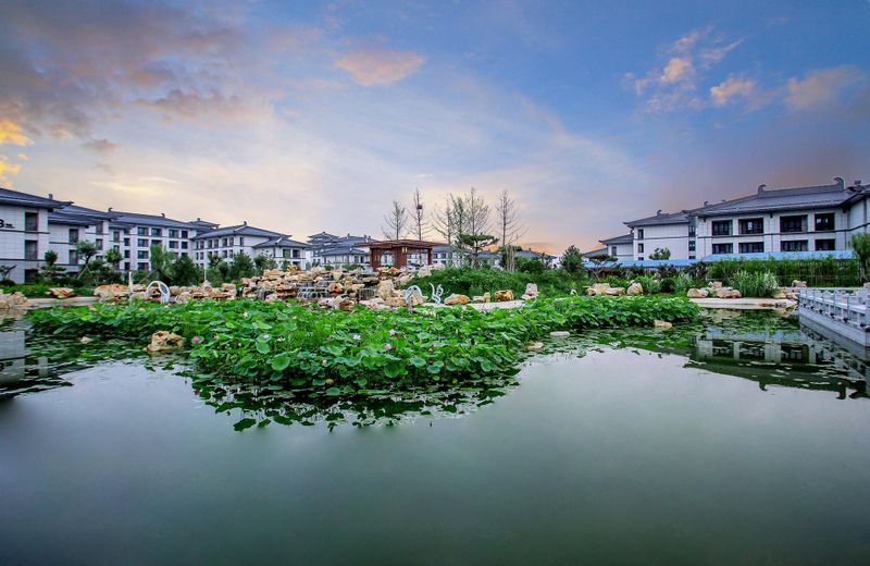 YUN-ZEN Jinling Acrobatics Hotel
