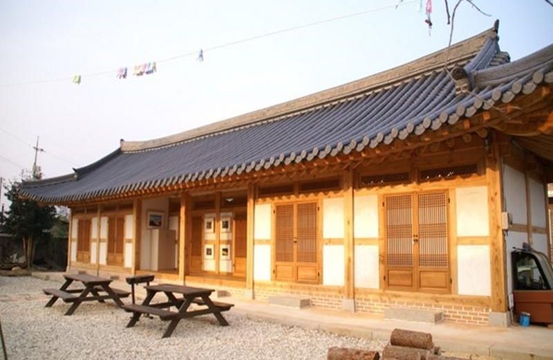 Reed House Hanok Pension
