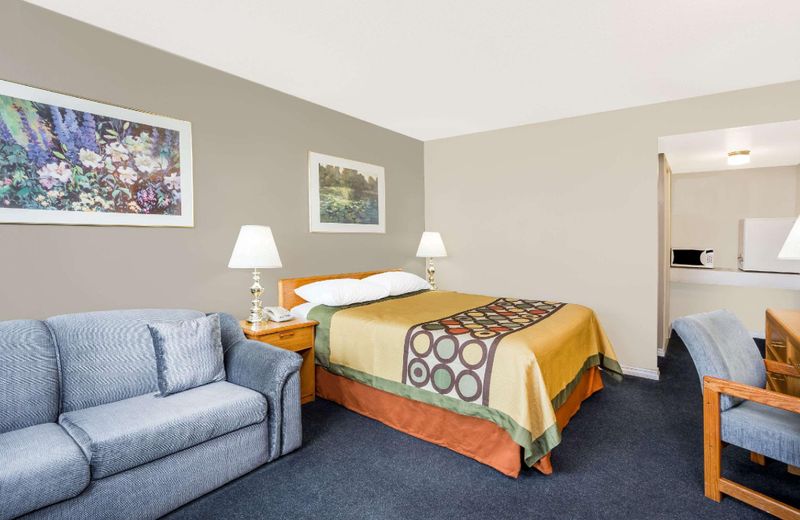 Super 8 by Wyndham Quesnel BC