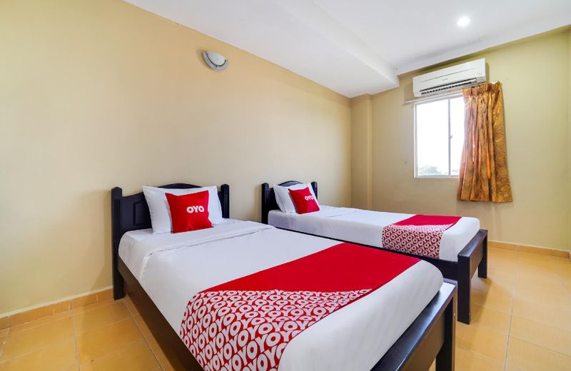 OYO 44058 Motel Sre Bayam