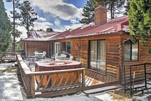 Rustic Alto Cabin with Hot Tub, Deck and Fireplace!