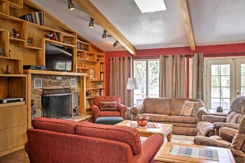 Rustic Alto Cabin with Hot Tub, Deck and Fireplace!