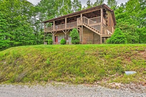 Bryson City Cabin with Private Hot Tub and Pool Table!
