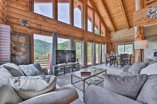 Cozy Eden Log Home Near Outdoor Activities