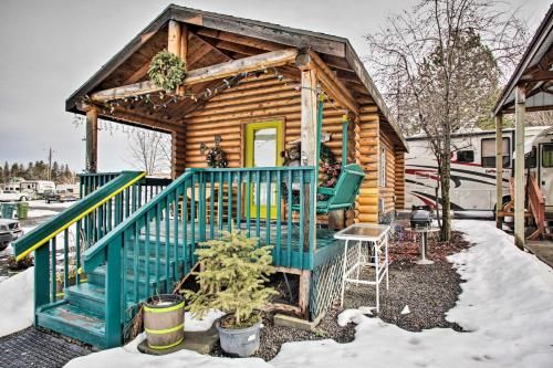 Homey Winchester Studio Cabin with Kitchenette!