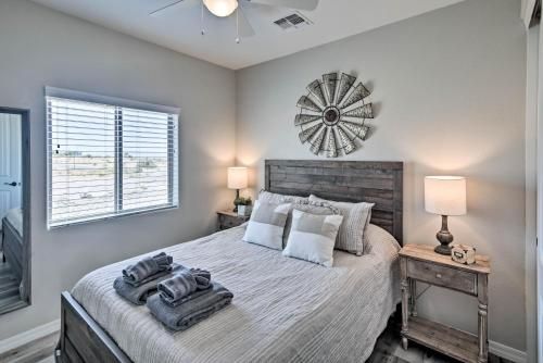 Luxe 2020 Home with OHV Access, 5 Mi to Lake Mohave!