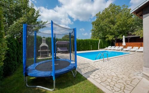 Outdoor Pictures 24