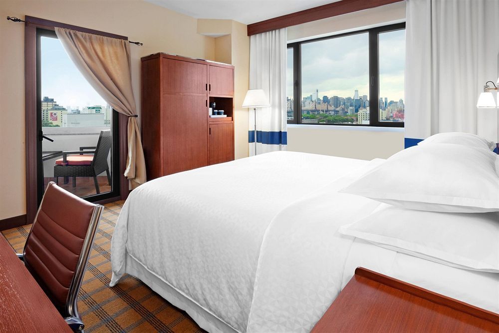 Vista LIC Hotel - Best Western Premier Collection