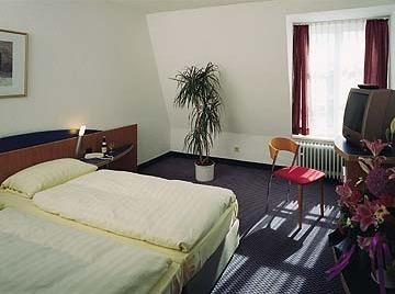 RAMADA TREFF