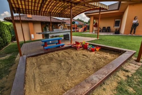 Outdoor Pictures 24