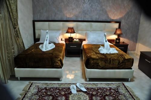 Al Bustan Crown Hotel 2