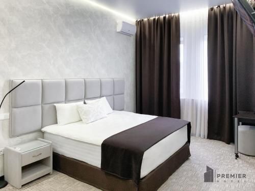 Premiere Hotel