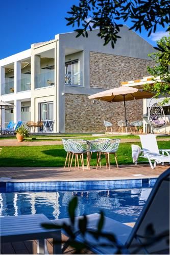 Alonaki Resort