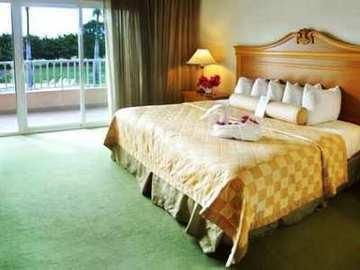 EMBASSY SUITES LOS MARLINS HOTEL AND GOLF RESORT