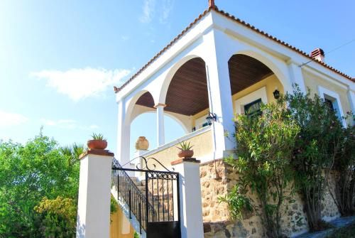 5 bedrooms villa at Limnos 250 m away from the beach with sea view enclosed garden and wifi
