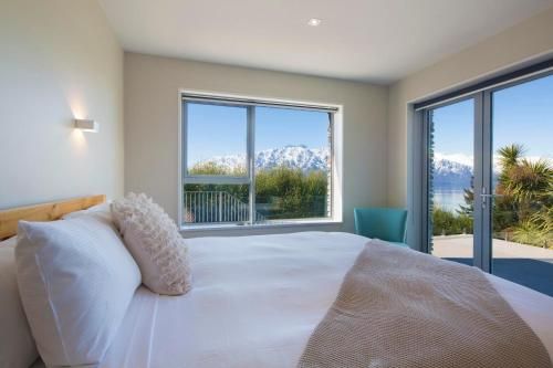 The Views, a Relax it's Done luxury holiday home