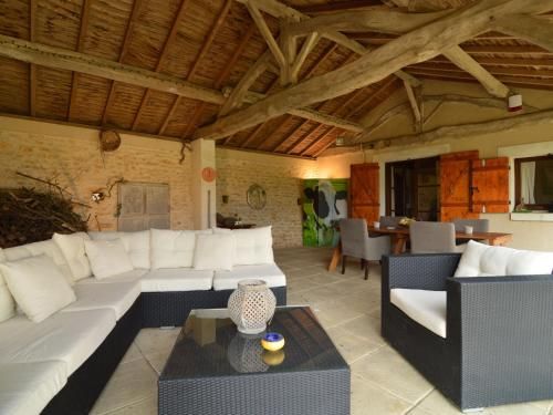 Beautiful holiday home in Frontenay sur Dive with terrace